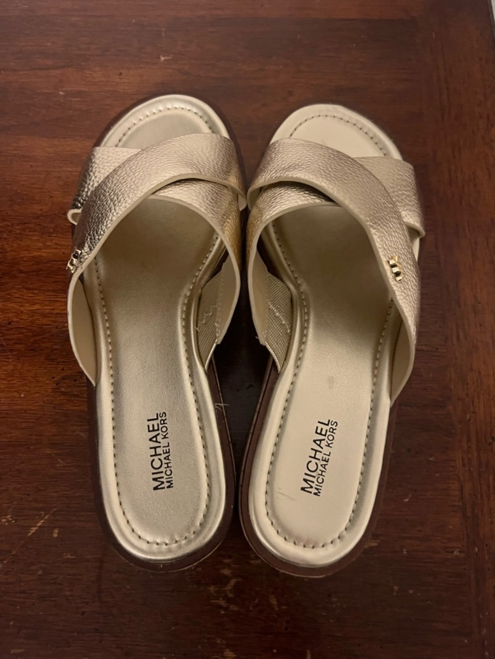Michael Michael Kors Cary Metallic Leather Wedge Sandals in Pale Gold size 7.5 - Picture 3 of 10